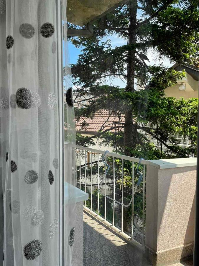City Place Apartments คูมาโนโว ภายนอก รูปภาพ