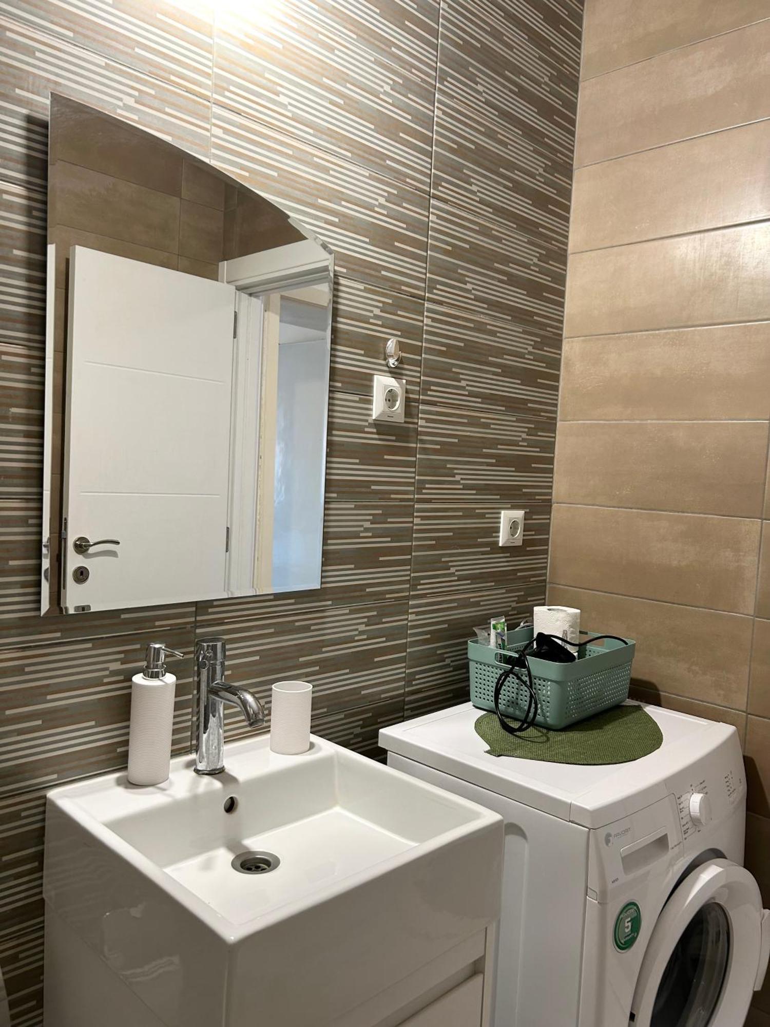 City Place Apartments คูมาโนโว ภายนอก รูปภาพ