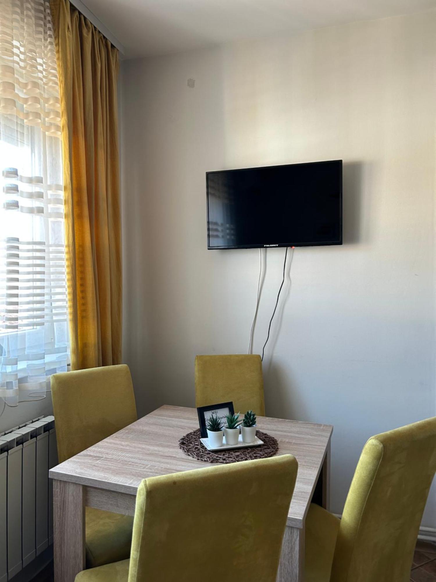 City Place Apartments คูมาโนโว ภายนอก รูปภาพ