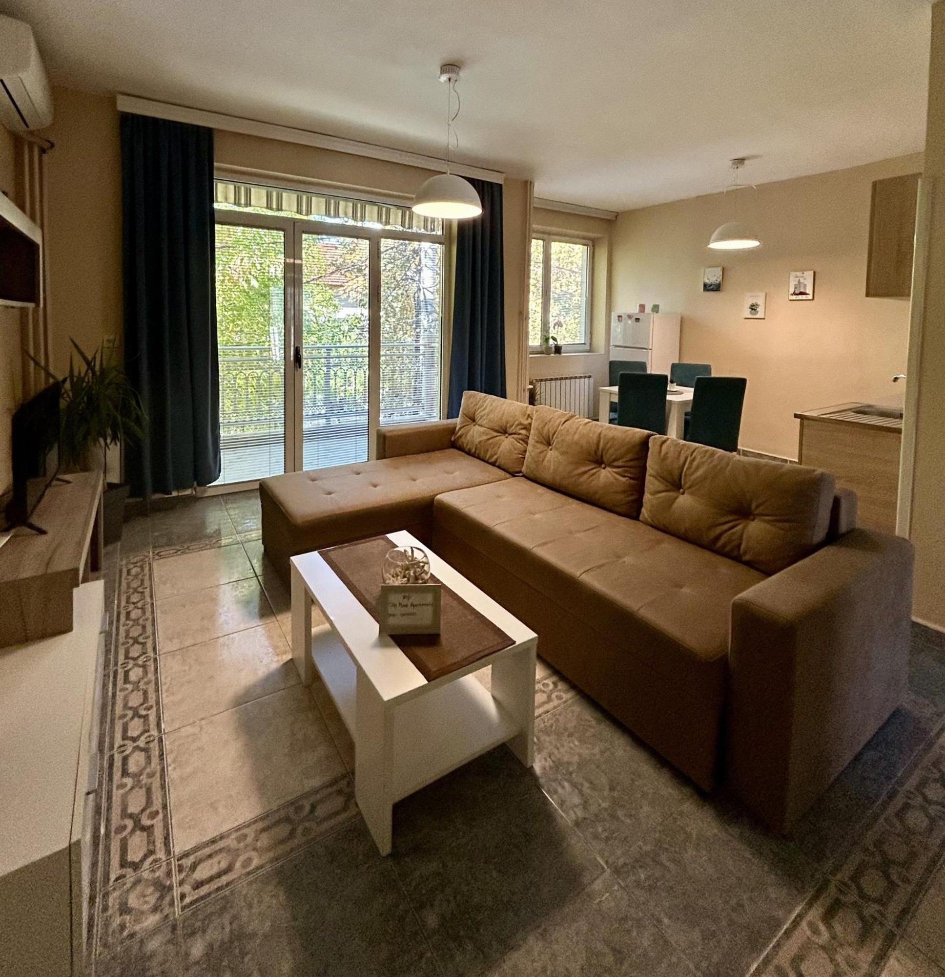 City Place Apartments คูมาโนโว ภายนอก รูปภาพ